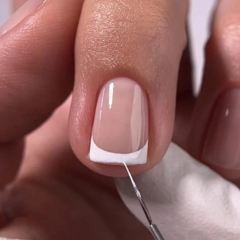 02 French GEL POLISH 10ml NAILS OF THE DAY