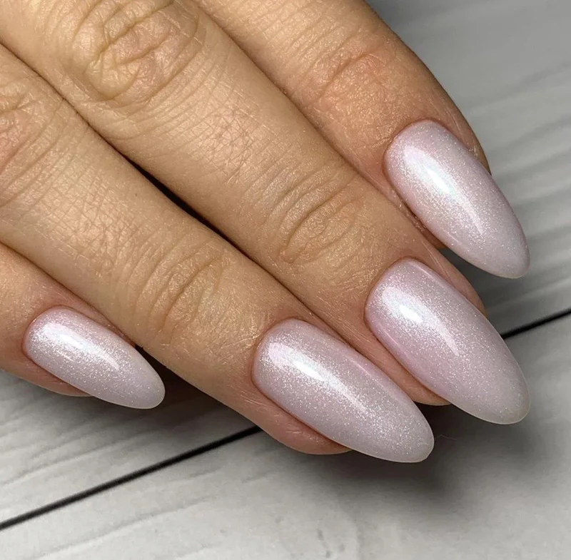 Luxio Luminous Pearl Gel nail polish