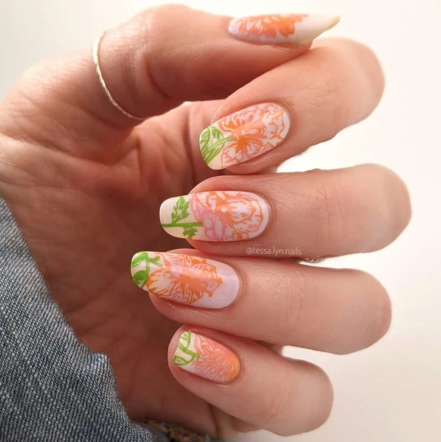 Maniology nail stamping plate m179 Grow with Love