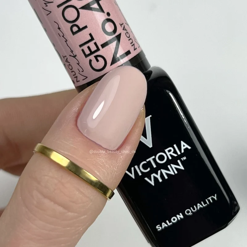 424 Nugat Gel polish 8ml VICTORIA VYNN