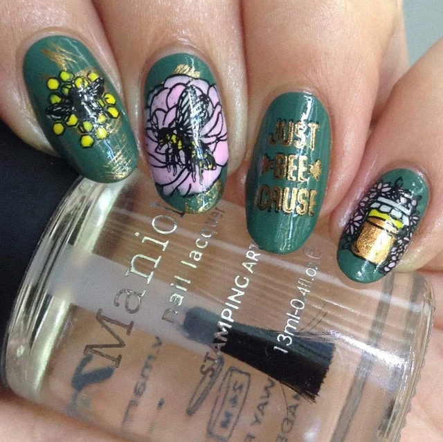 Maniology nail stamping plate m093 Bees