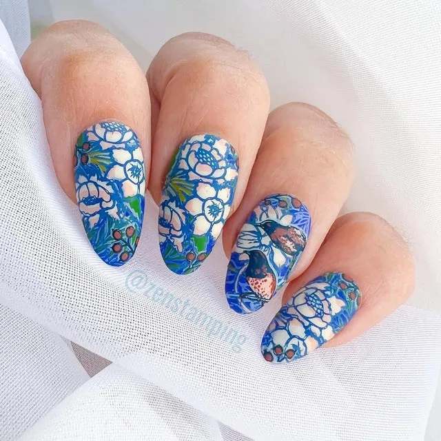 Maniology nail stamping plate mxm072 Tangled in Bloom