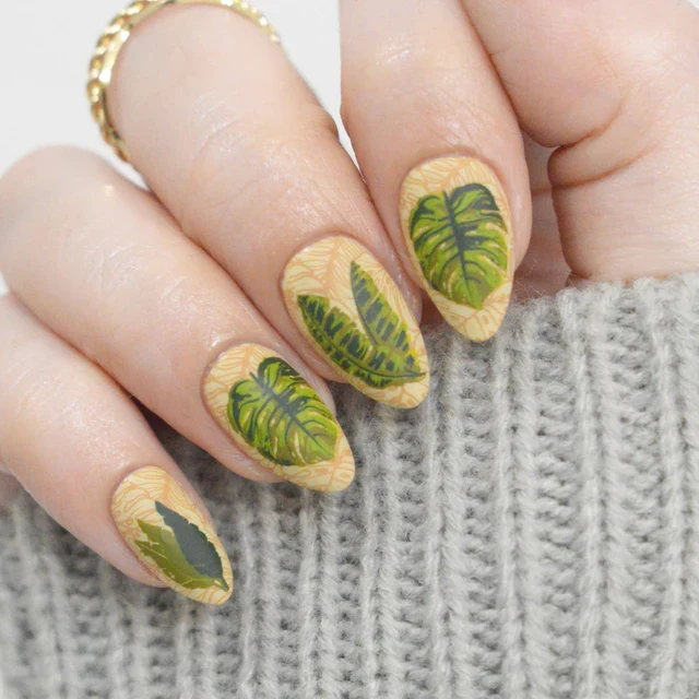Maniology nail stamping plate m610 Lush Layers