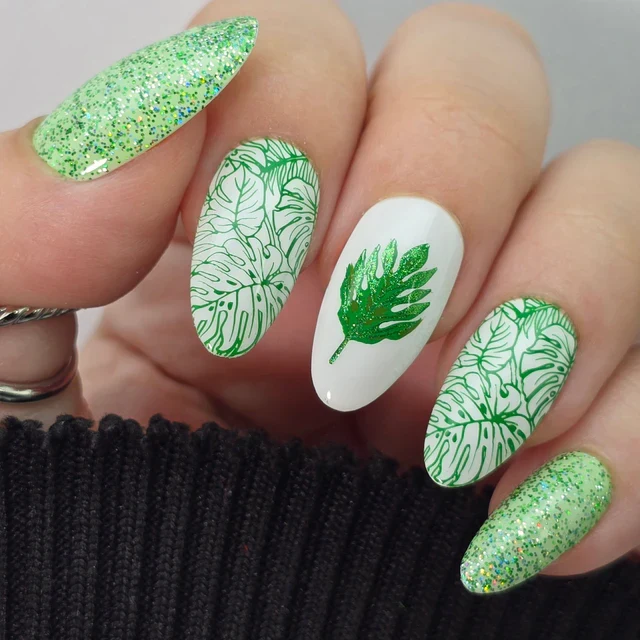 Maniology nail stamping plate m610 Lush Layers