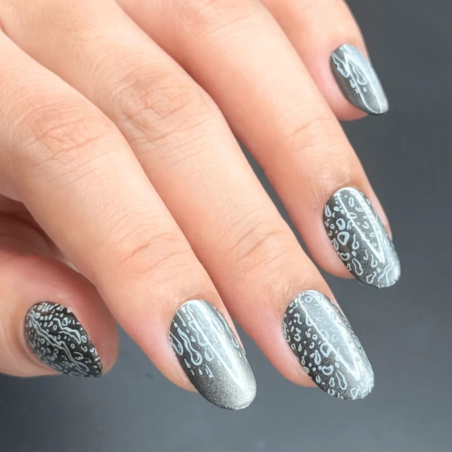 Maniology nail stamping plate m575 Misty Mornings
