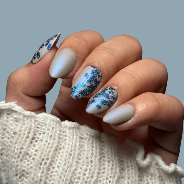 Maniology nail stamping plate m511 Winter Botanicals