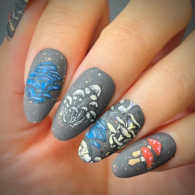 Maniology nail stamping plate m444 Fungi Forest