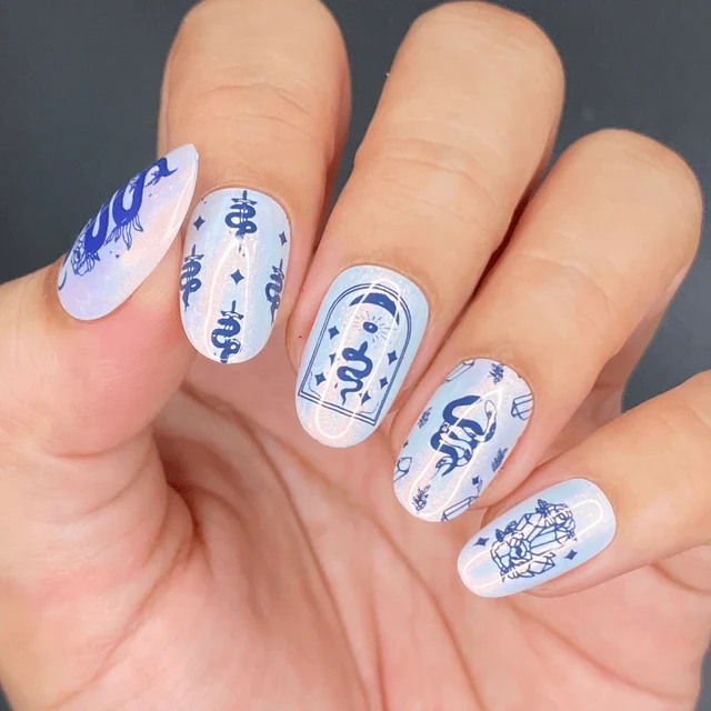 Maniology nail stamping plate m363 Anesayart Snake Charmer