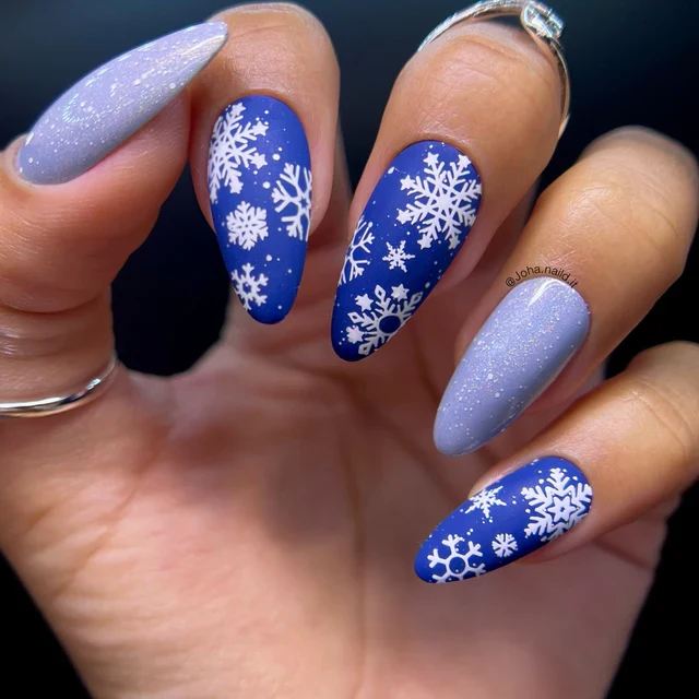 Maniology nail stamping plate m338 Snow Day