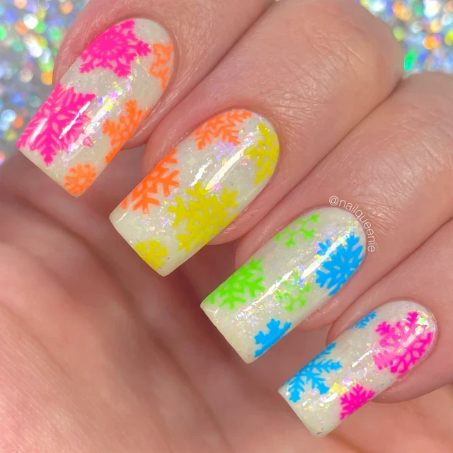 Maniology nail stamping plate m338 Snow Day