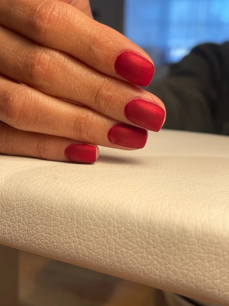PNB red gel nail polish 057 Frankness