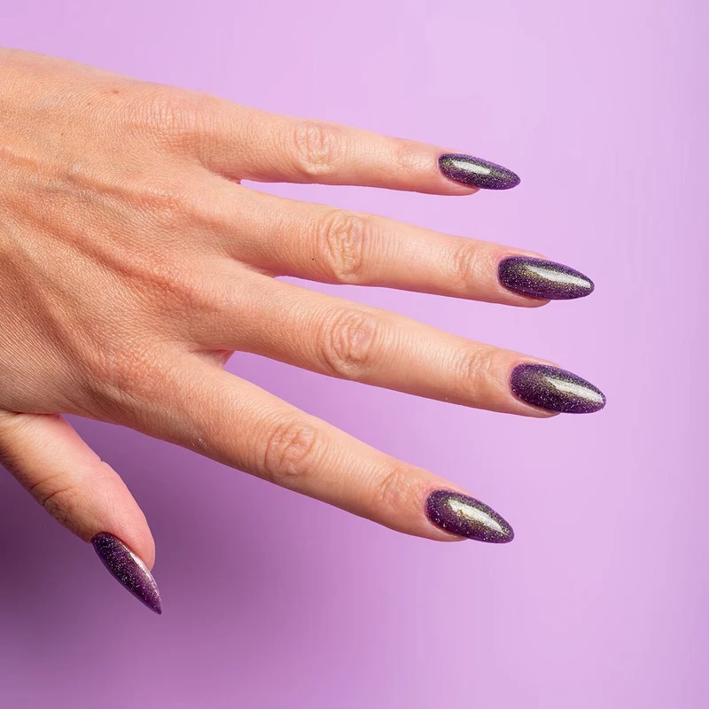 825 Cyber Violet - UV Nagellack 7ml Semilac