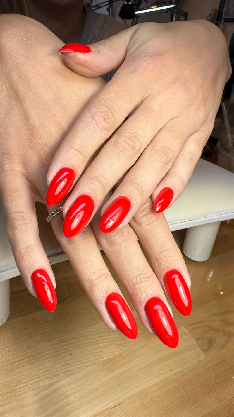 PNB red gel nail polish 147 L’Amour