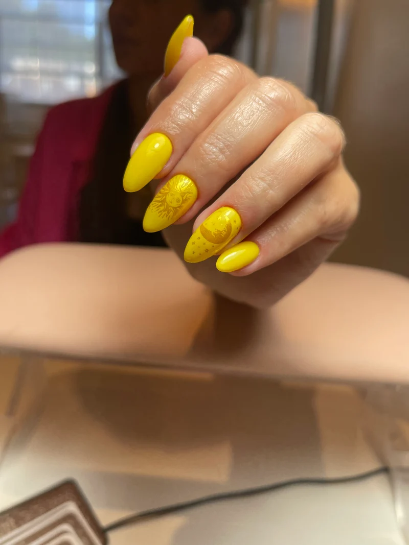 PNB yellow gel nail polish 141 Sunshine