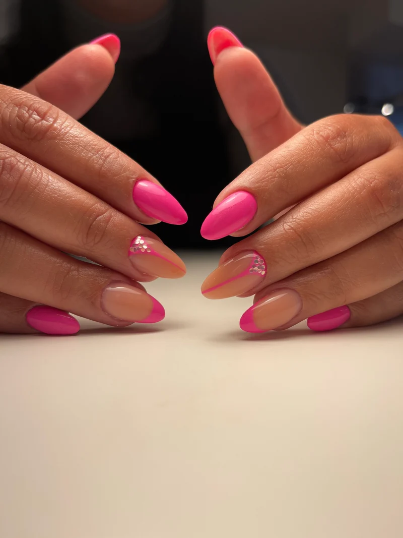 PNB fuchsia gel nail polish 256 Pink Boom