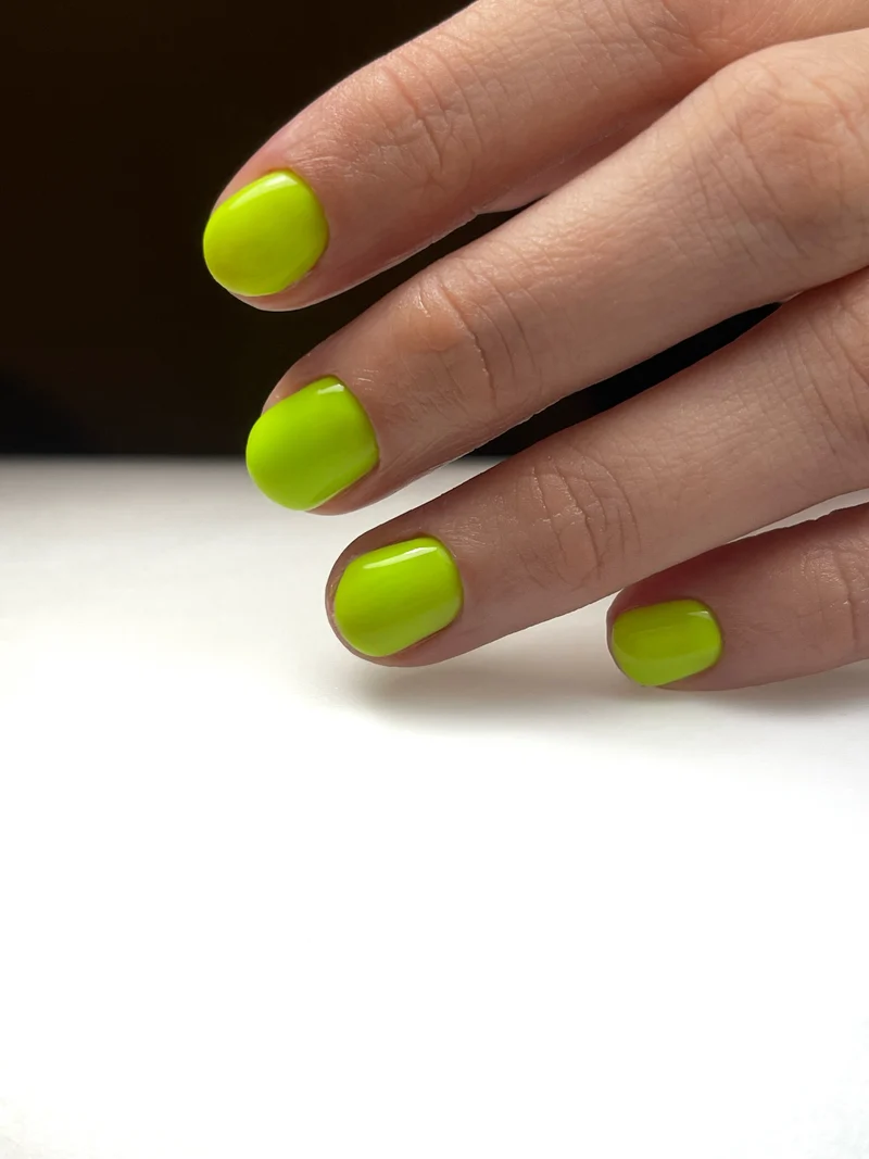 PNB green gel nail polish 252 Electric Lime