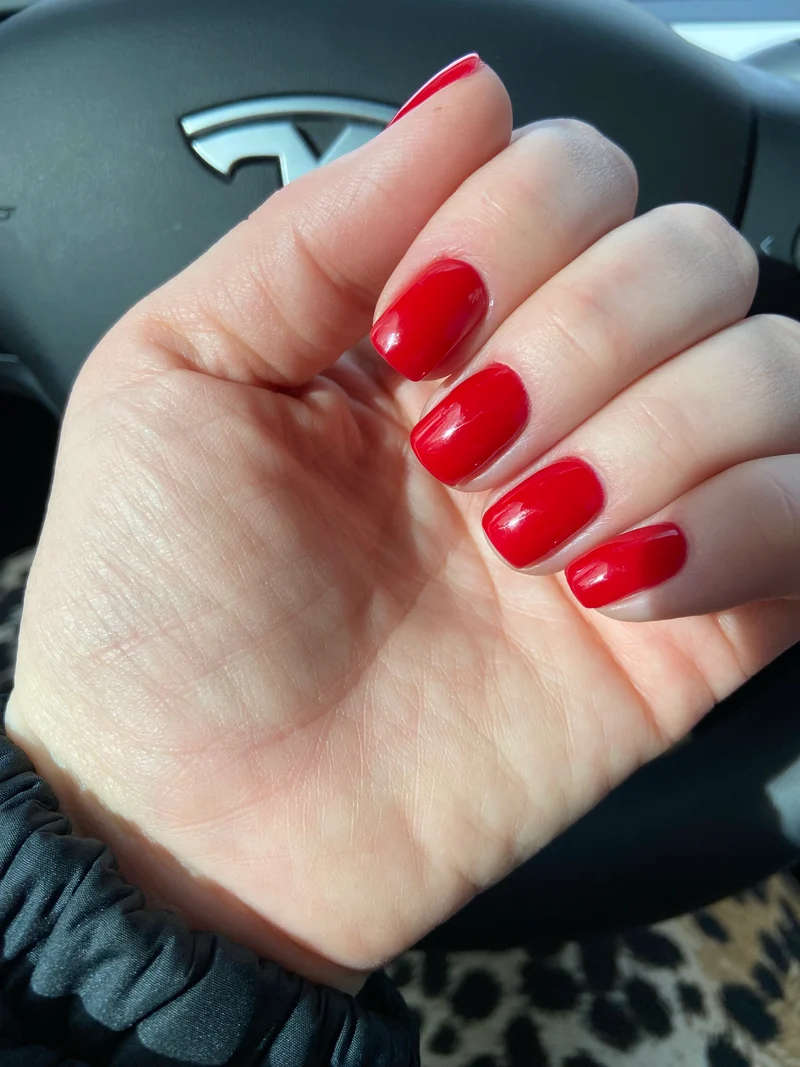 PNB red gel nail polish 209 Bloody Mary