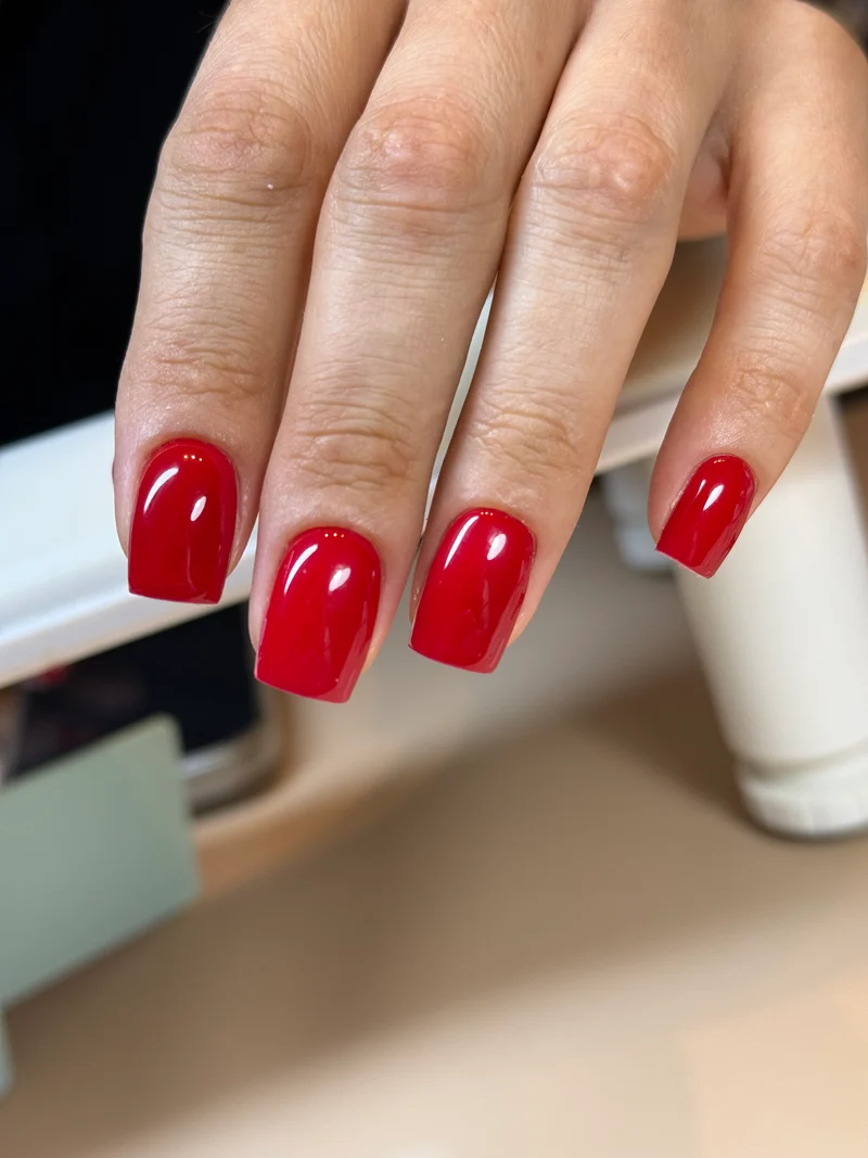 PNB red gel nail polish 011 Royal Red