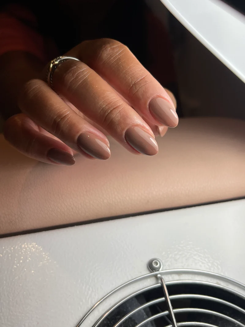PNB brown gel nail polish 122 Mocha