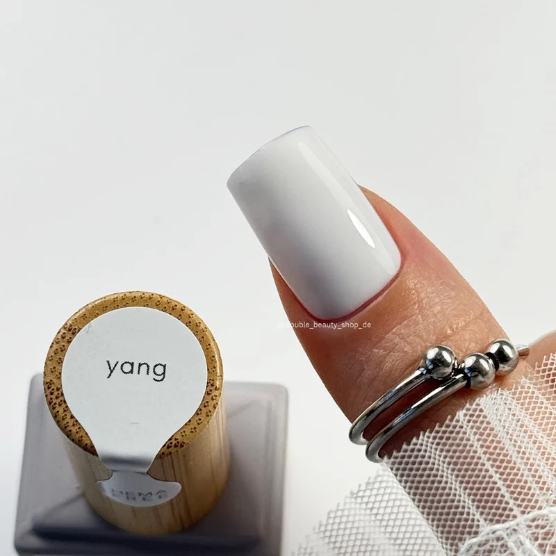 YANG - WEISS OHNE HEMA UV Nagellack 7ml ECLAIR