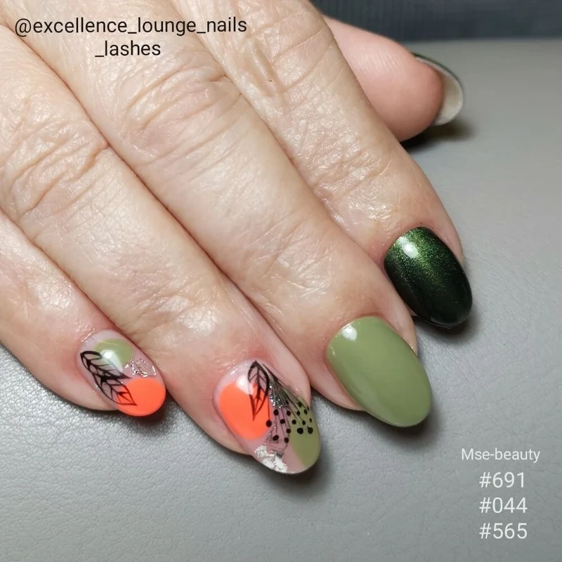 #044 Premium-EFFEKT Color Gel 5ml Helles Tannengrün dominiert von kräftigen Goldpartikeln
