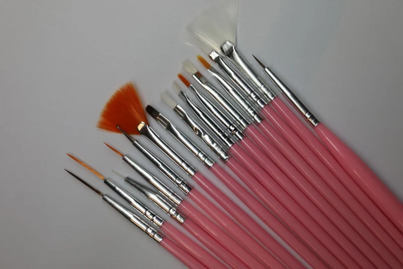 Pinselset für verschiedene Nailart Anwendungen und Modellage (15 Stk.)