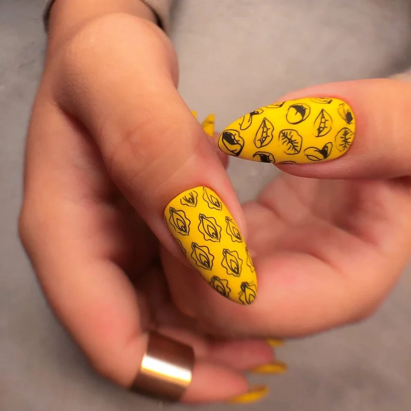 Swanky Stamping Sexy 18+ nail stamping plates 083