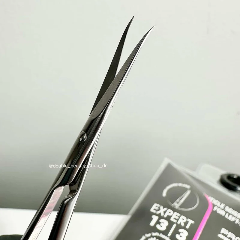 Für Linkshänder mit gebogener Spitze Hautschere EXPERT 13 (SE-13) 19 mm STALEKS