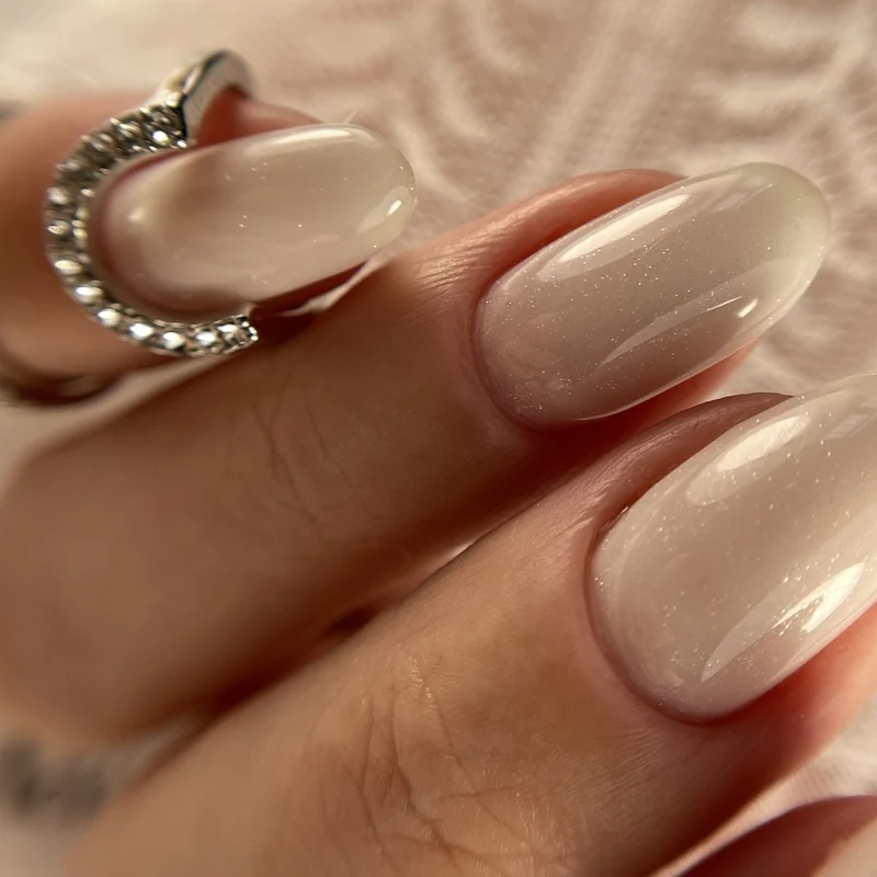 02 MILK Shimmer - Cover Base Coat 10ml NAILS OF THE DAY