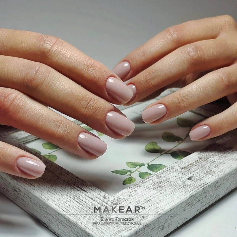 Smoky Beige - Nude Rubber Base ohne Hema 8ml MAKEAR
