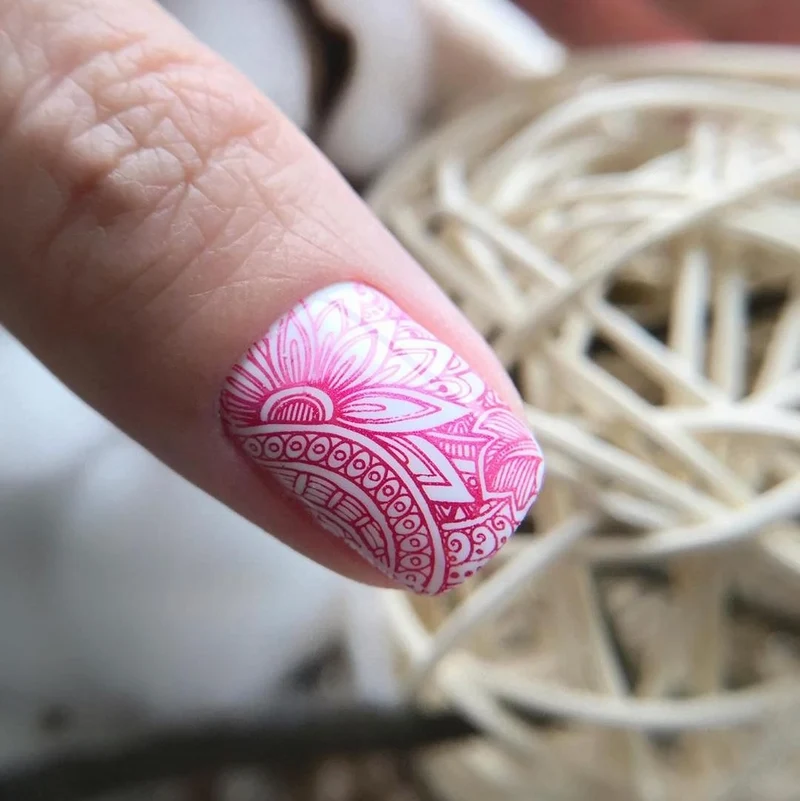 Swanky Stamping polish, metallic fuchsia M12