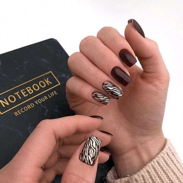 Swanky Stamping animal print nail stamping plates 011
