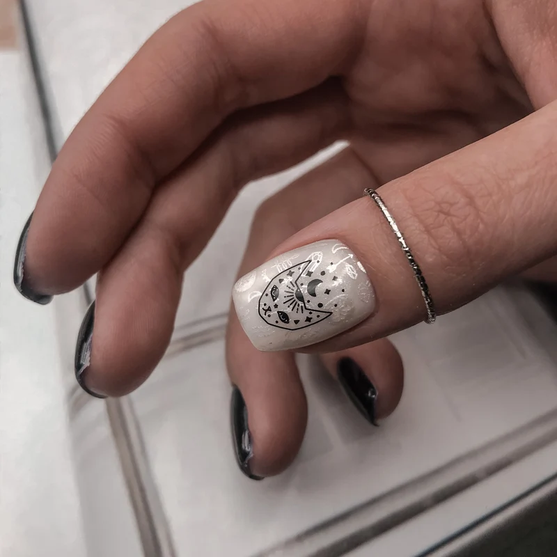 Swanky Stamping Halloween magic nail stamping plates 090