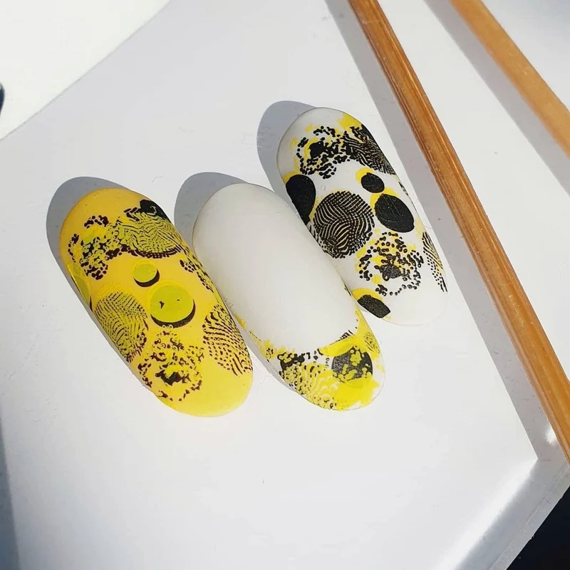 Swanky Stamping polish, yellow S06