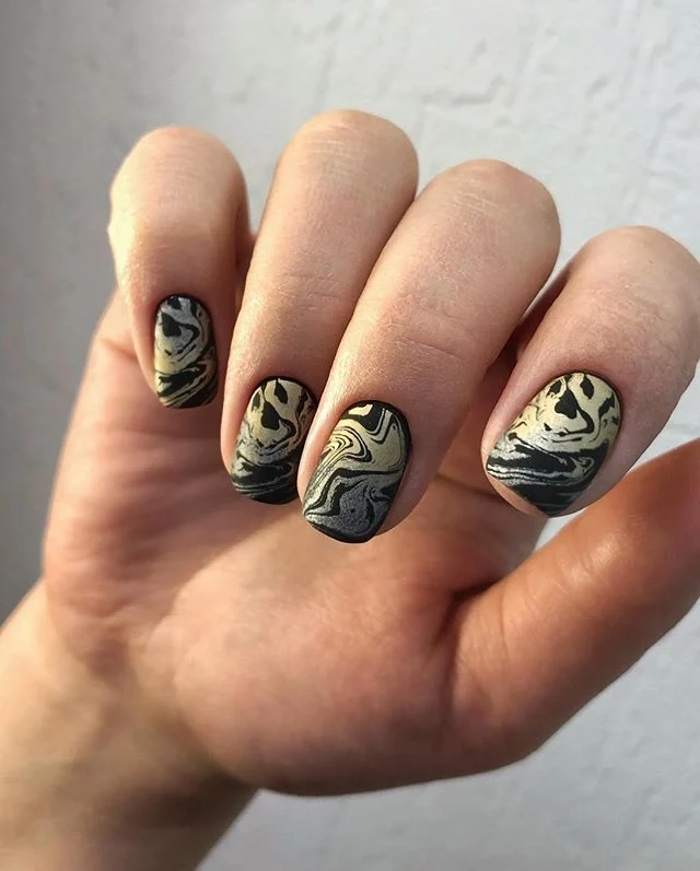 Swanky Stamping pattern and abstract nail stamping plates 012