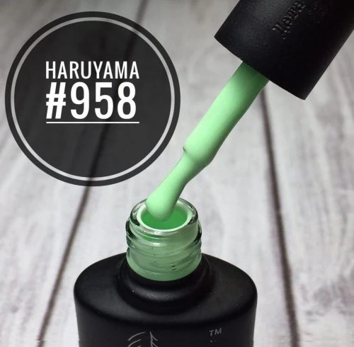 Haruyama Green gel nail polish 958