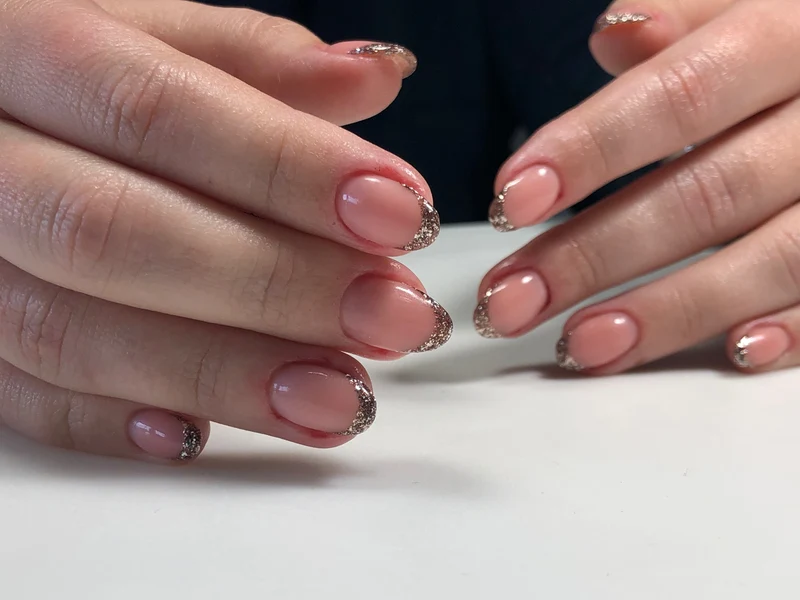 Glyanec metallic red nail gel