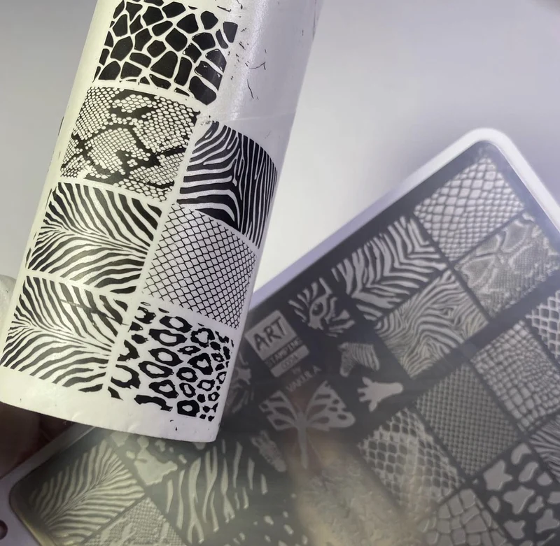 0004 by Vakula Matte stamping schablone + design blatt ART STAMPING
