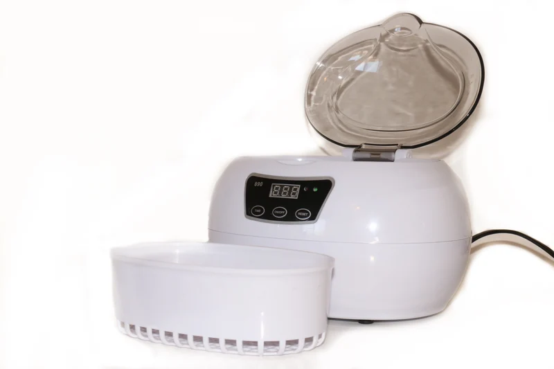 Ultrasonic cleaner for nail tools