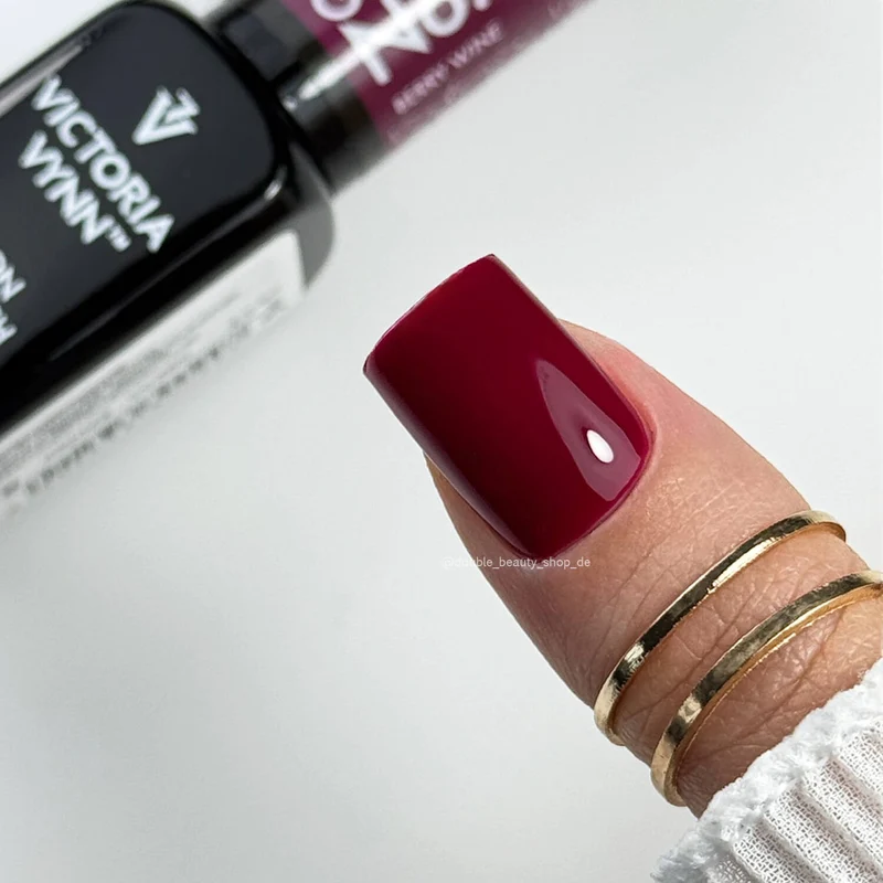 030 Berry Wine Gel polish 8ml VICTORIA VYNN
