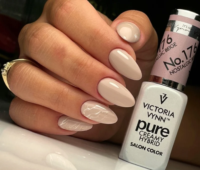176 Nostalgic Beige — Gel polish Pure Creamy 8ml VICTORIA VYNN