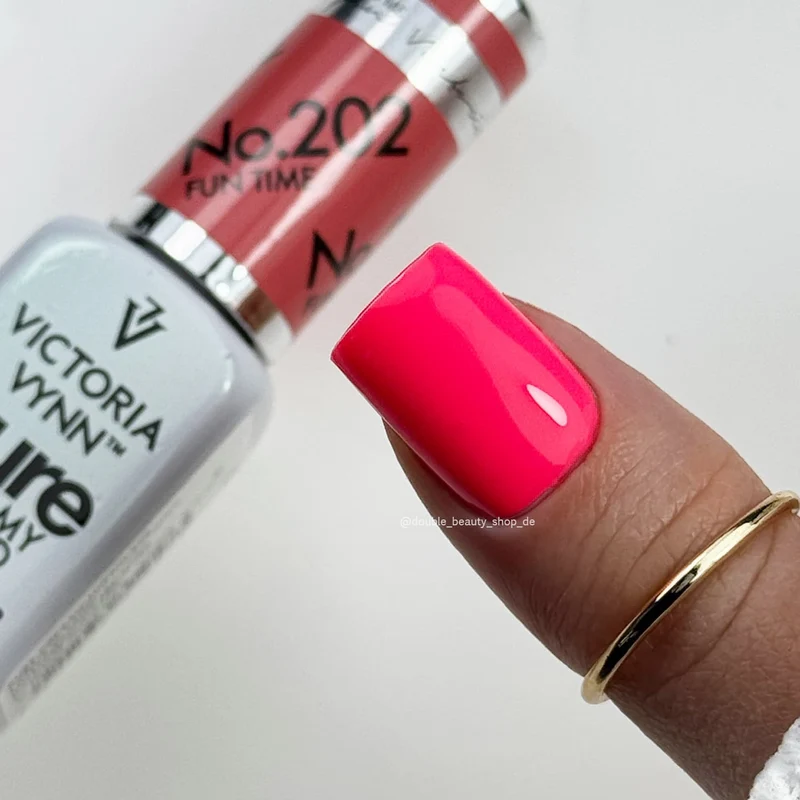 202 Fun Time — Gel polish Pure Creamy 8ml VICTORIA VYNN