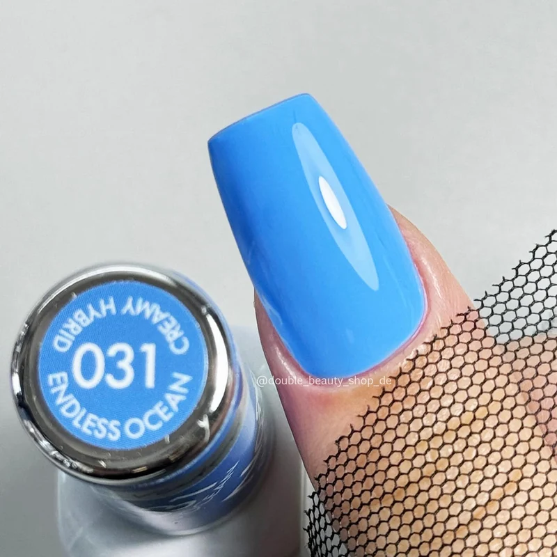 031 Endless Ocean — Gel polish Pure Creamy 8ml VICTORIA VYNN