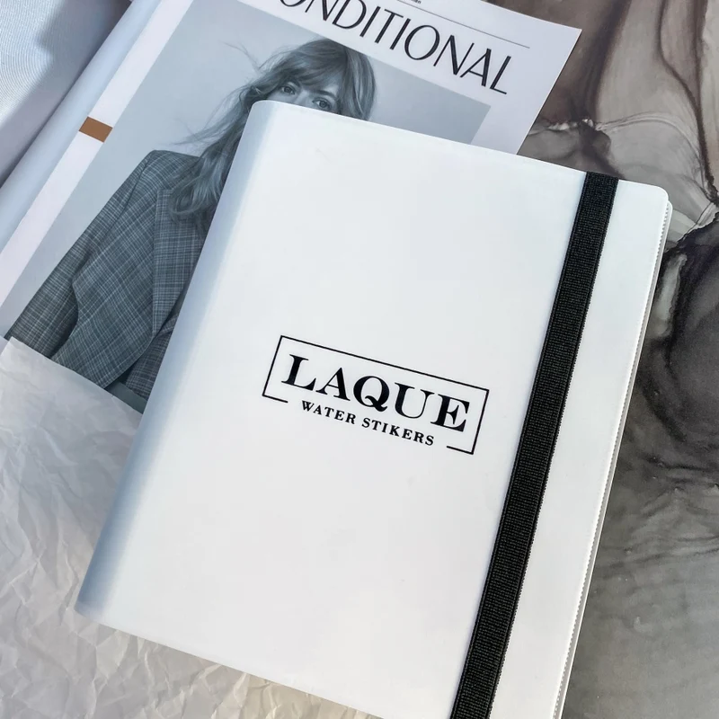 Stickerbuch von "LAQUE" für 160 Sticker weiß