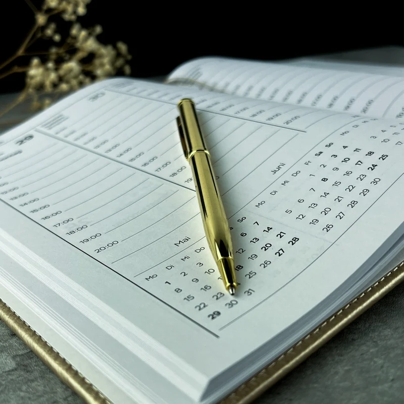 Kalender/Planer für Studioinhaber 2023-2024 (2 volle Jahre)