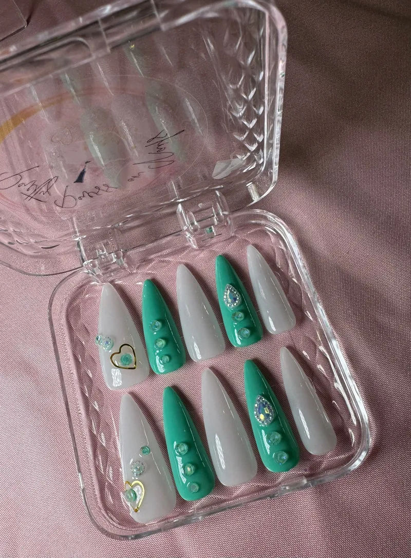 Tiff & Milky White - Medium Stiletto
