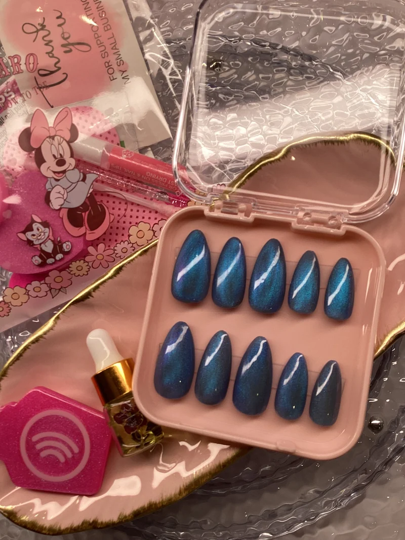 Blue Cat Eye - Medium Almond