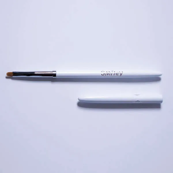No 4 Smiley brush